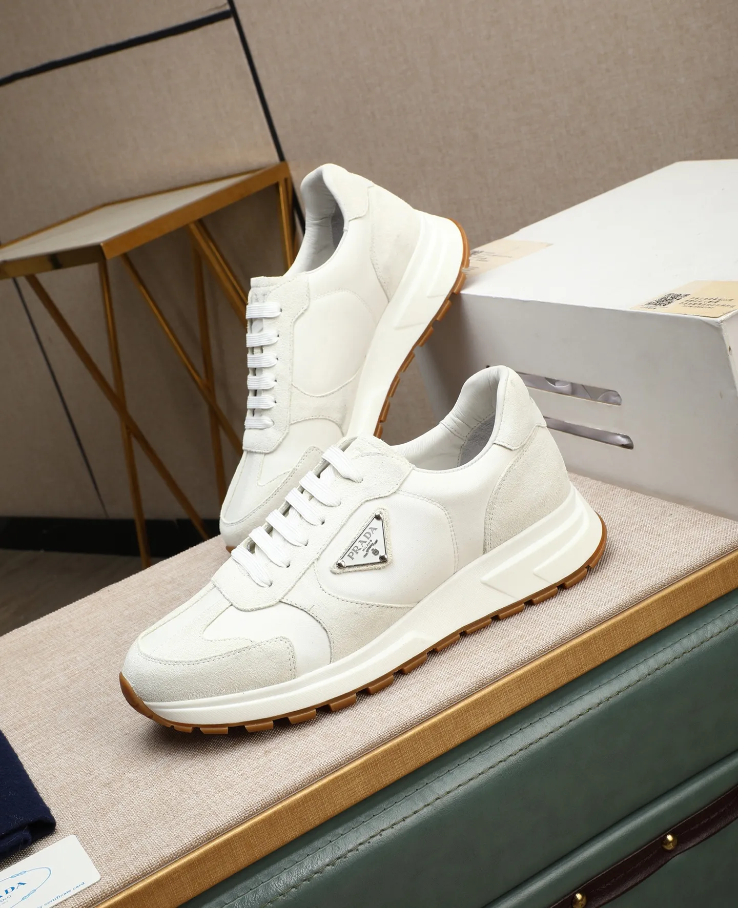 Men's shoes 💰600 Top quality New hot models on the official website, timeless for a century, 🆘 Trendy brand (Prada) mainly promotes hot models, avant-garde and versatile fashion men's shoes private version molding, cowhide surface splicing 1:1 oil edge treatment... fashionable and simple, original imported cowhide lining cowhide feet; the atmosphere and personality are more fashionable, eye-catching and pursuing class, it will subvert the old idea and be a must-have for fashion trendsetters with you! Must keep it for yourself! High-end comfort, high-end quality workmanship. Size: 38-44 Various colors available. full package